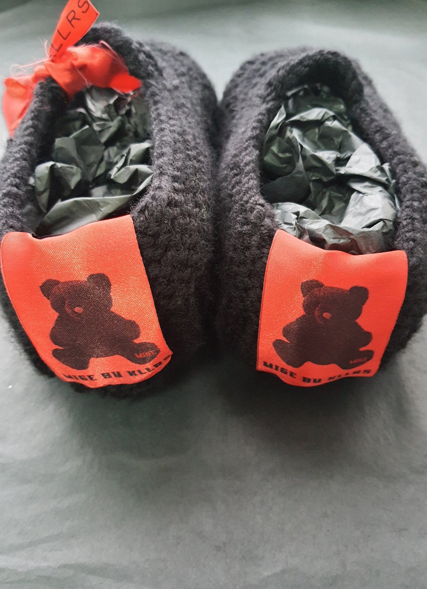 MI6E DARK BEAR Slippers