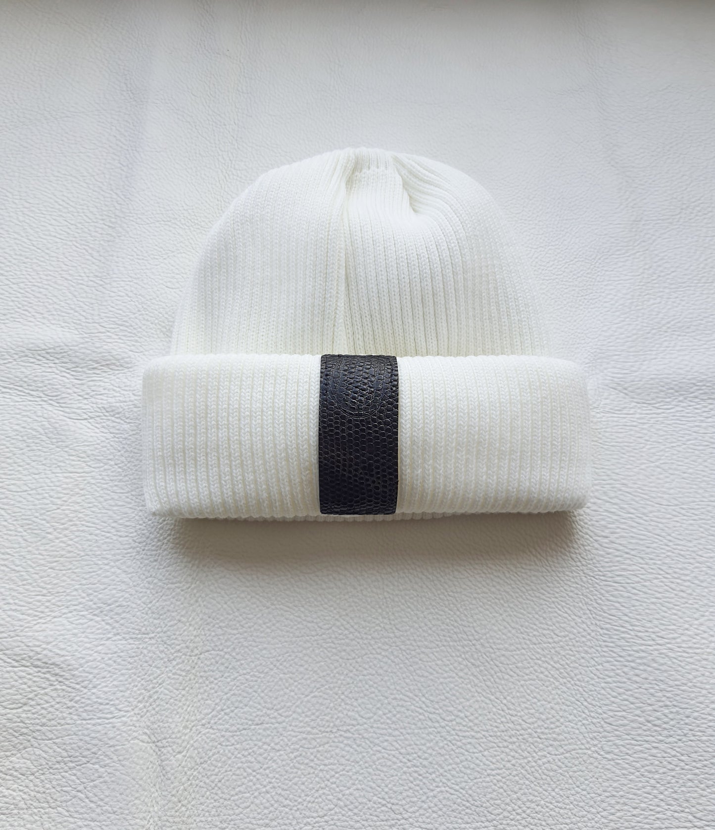 KLLRS ACRYLIC & BLACK IGUANA GENUINE LEATHER HAT